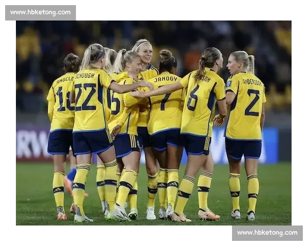 澳大利亚女足国脚戈里汉密尔顿岛完婚 李梦雯曾为队友见证