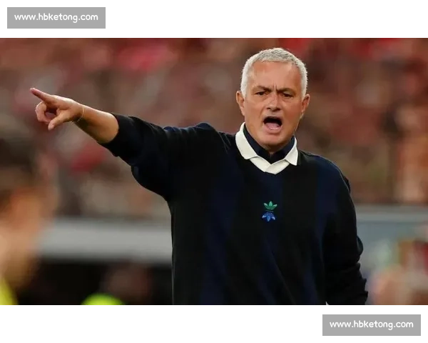 裁判视角直击！奥利塞奔袭半场破曼联，顶级速度震撼全场